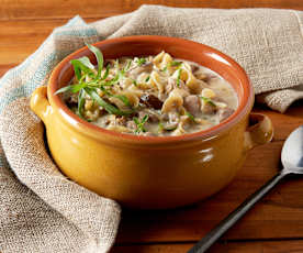 Zuppa di pollo e funghi