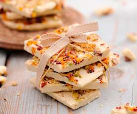 Biała czekolada z bakaliami