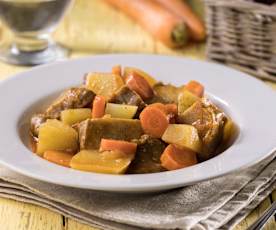 Spezzatino di seitan con patate e carote