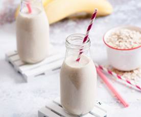 Banánový shake s ovesnými vločkami a jogurtem