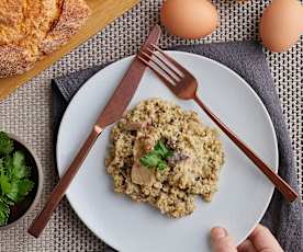 Uova strapazzate ai funghi e guanciale