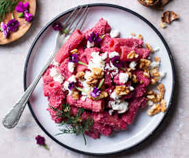 Pasta mit Rote-Rüben-Sauce und Feta