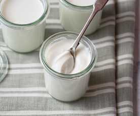 Natural (plain) yoghurt