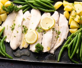 Peixe cítrico e legumes a vapor