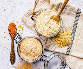 Mouka, z obilných zrn nebo luštěnin