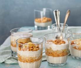 Maronicreme mit Birnenkompott und Guetzli für Party