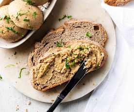 Mousse de atún y pepinillos