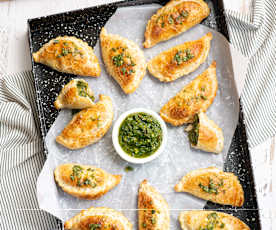 Empanadas de setas y espinacas con trufa