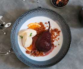 Spiced poached pears with vanilla cheesecake and gingernut crumb