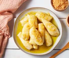 Yuca con Mojo (Yuca with Garlic Sauce)