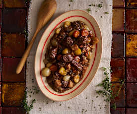 Guisado de carne com marmelo e castanhas