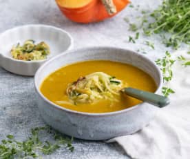 Soupe crémeuse au Potiron et aux Courgettes avec des Nouilles de Courgettes