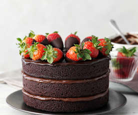 Üç Katlı Çikolatalı Pasta