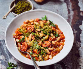 Stufato di fagioli bianchi con finocchi e salsiccia