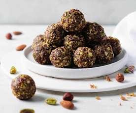 Date and nut balls