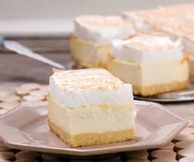 Cheesecake with meringue topping