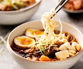 Ramen coréens au tofu et œuf Mayak