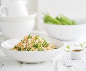 Salada de arroz, ervilhas e camarão
