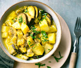 Curry de pommes de terre aubergines à la coco