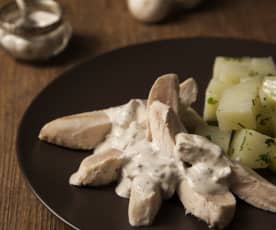 Filet de poulet en sauce aux champignons et pommes de terre