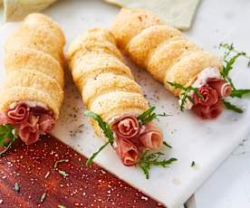 Mazzolini di pasta sfoglia speck e formaggio