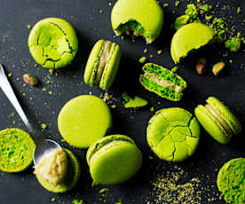 Μακαρόν φιστικιού Αιγίνης με γκανάς από φιστίκια Αιγίνης