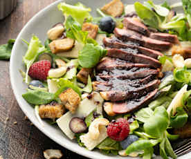 Insalata al petto d'anatra e aceto balsamico