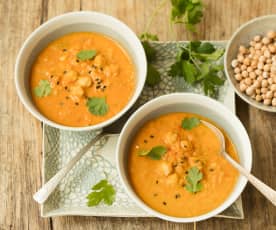 Tomaten-Curry-Suppe mit Kichererbsen