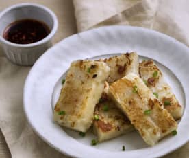 Luo bo gao (radish cakes)