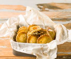 Empadinhas de tomate e manjericão