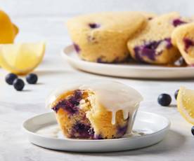 Muffins aux bleuets avec glaçage citronné