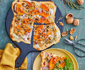 Flammekueche oignon rouge, potimarron et bleu