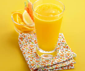 Napój z pomarańczy, marchewki i cytryny