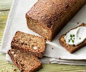 Schwarzbrot mit Nüssen