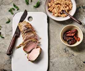 Solomillo de cerdo en beicon con mantequilla barbacoa al vacío