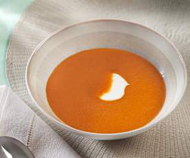 Cream of red pepper and ginger soup