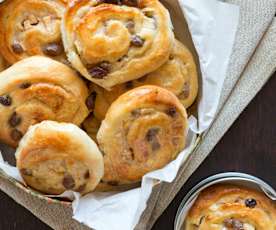 Sultana, apple and custard scrolls