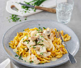 Aiguillettes de dinde à la crème, champignons et spaetzle