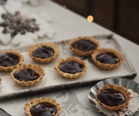 Tartaletas de chocolate con dulce de leche y nuez