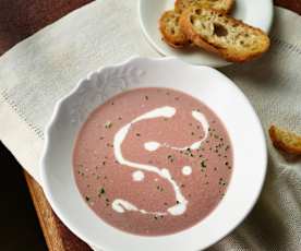 Rotes Zwiebelcremesüppchen
