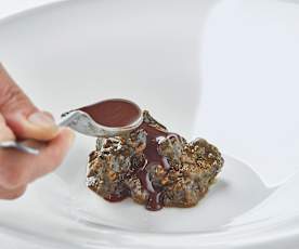 Brasato di cervo al vino rosso e cioccolato di Antonia Klugmann