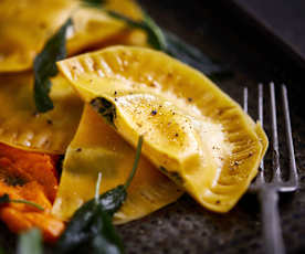 菠菜奶酪饺子配胡萝卜泥