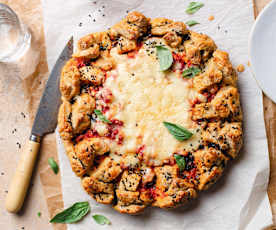 Couronne salée avec olives, bacon et fromage Cheddar