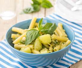 Insalata di pasta alle erbe con fagiolini e patate