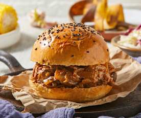 Burgery ze skórkami banana à la pulled pork