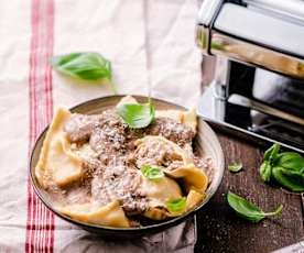 Ravioli au veau et sauce crémeuse aux champignons
