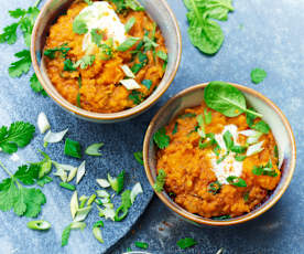 Dahl de lentilles corail, épinards et courge à l'indienne