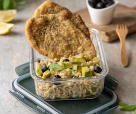 Libańskie chlebki z zatarem i sałatką z kaszy pęczak