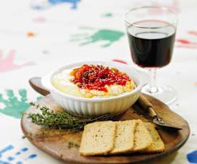 Queijo com doce de pimentos