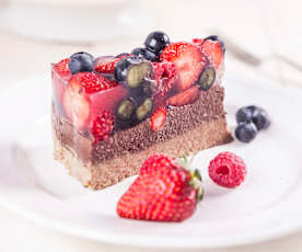 Torta raw di mele e frutti di bosco